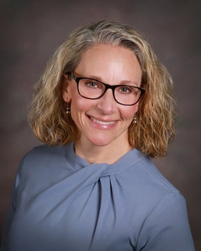 Betsy R. Winnekens